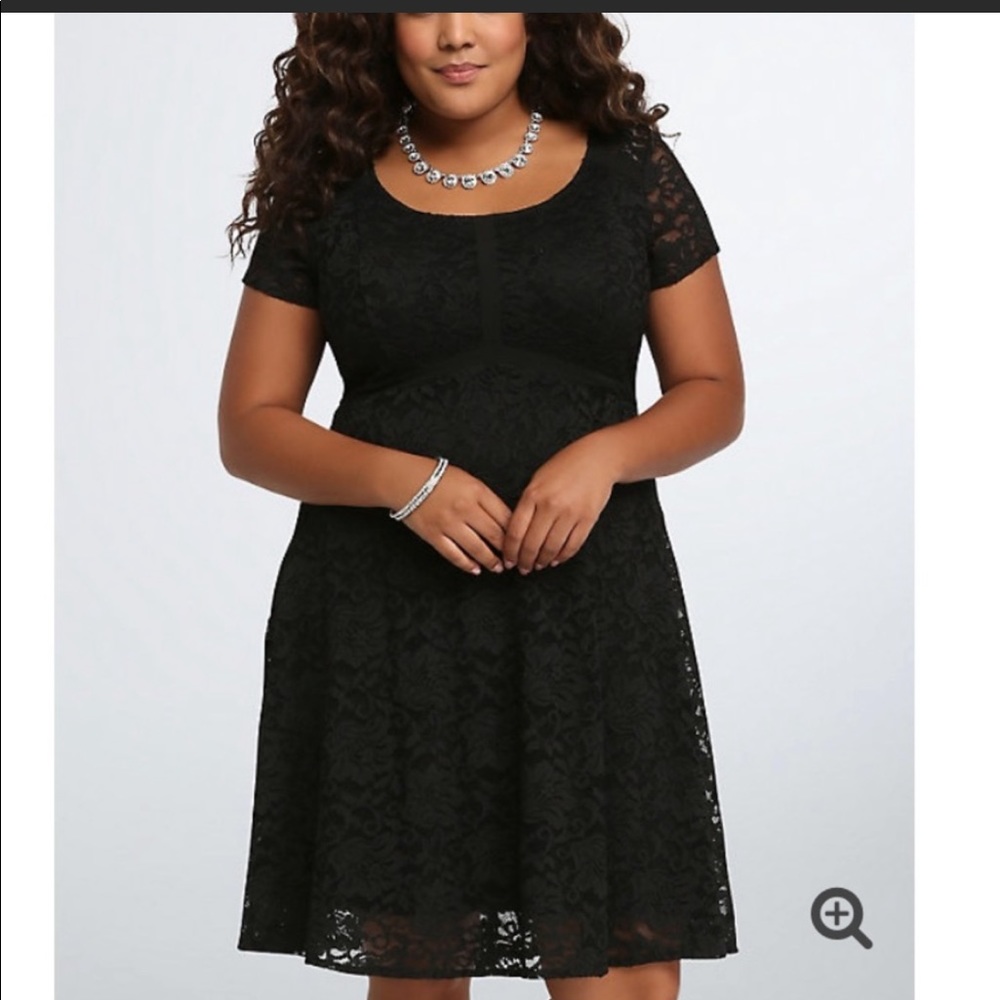 Torrid black lace short sleeve black dress
